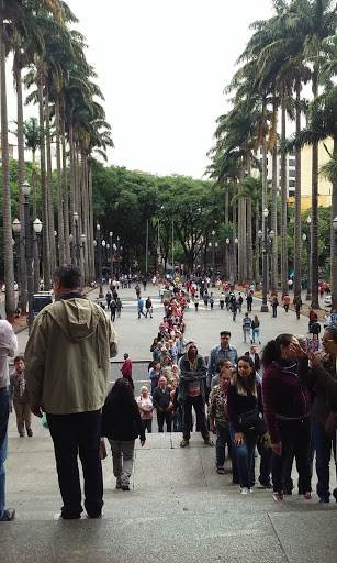 In fila, aspettando Natale